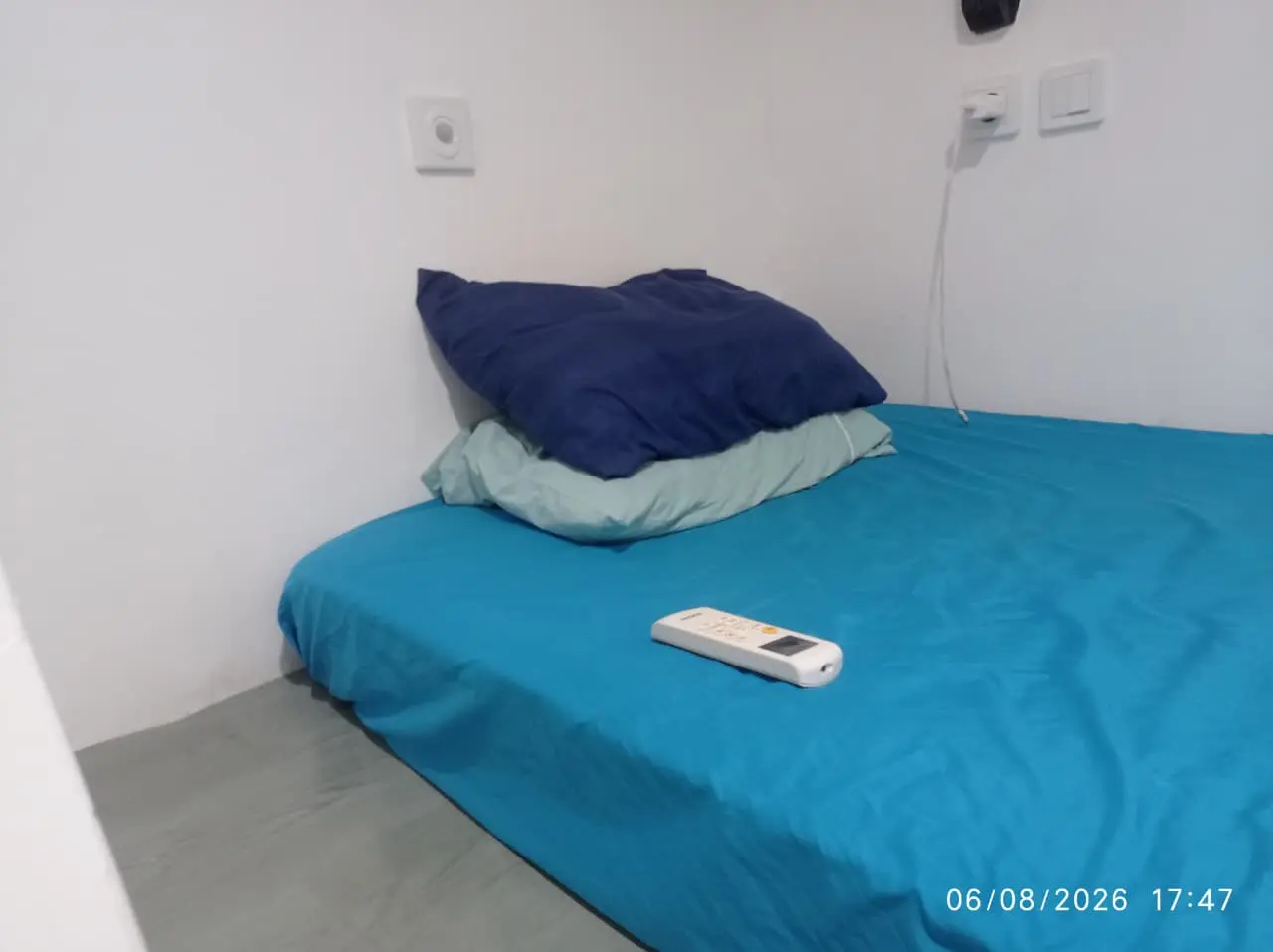 Foto Kamar F2 (Deluxe Room)  Kost Surabaya